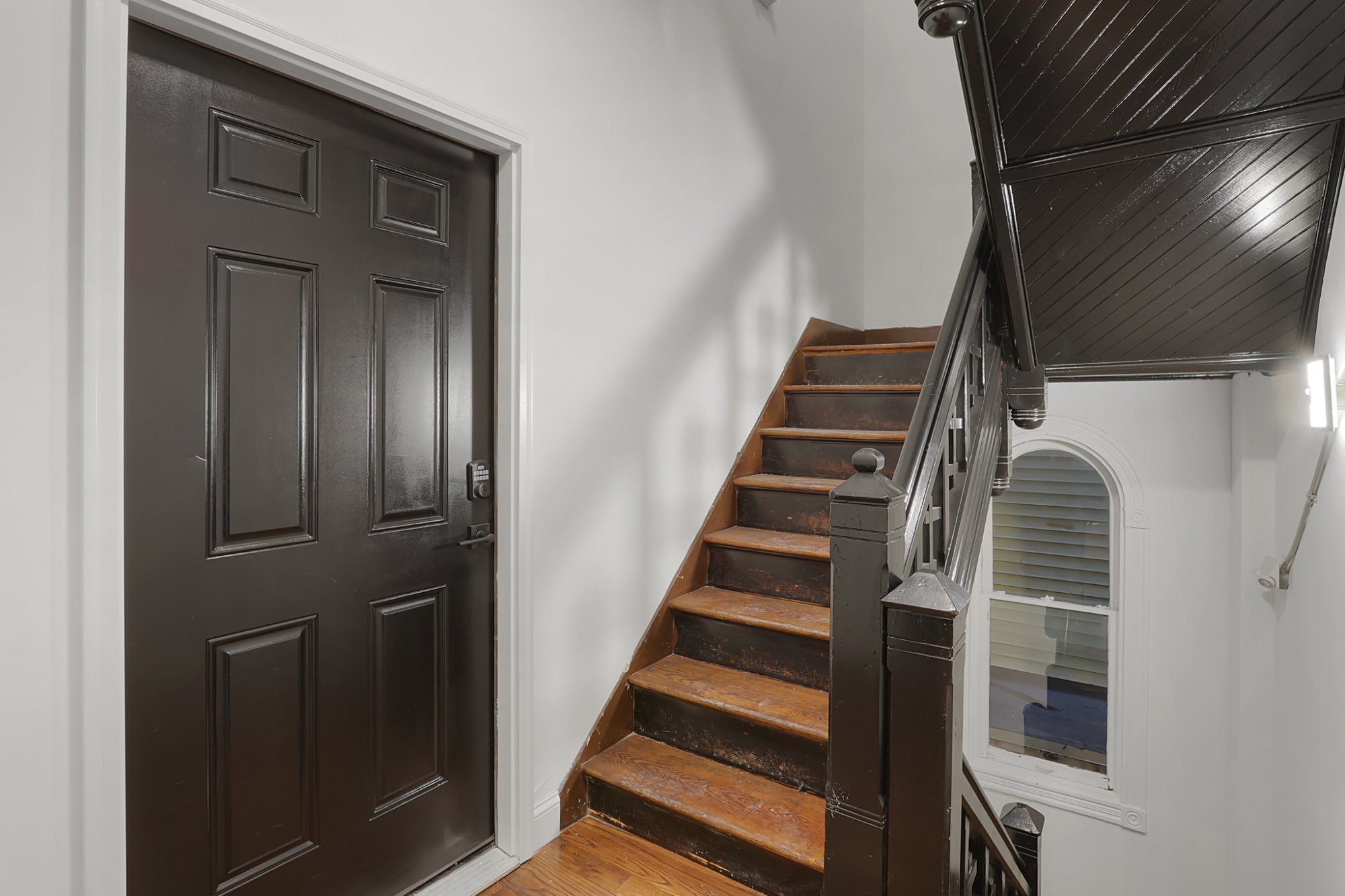 57TrubullSt_NewHaven_CT-Apt2R-2.jpg